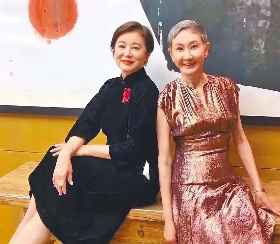 75岁的施南生过世，她是一个伟大的电影人，也是好友林青霞口中最靓最靓的南生。