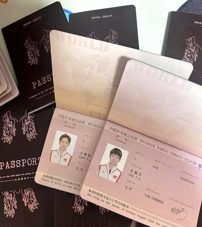 咱就说他俩真的没有秘密了，幸亏都是打了码子的图片。咱就说网友真厉害，是不是关于