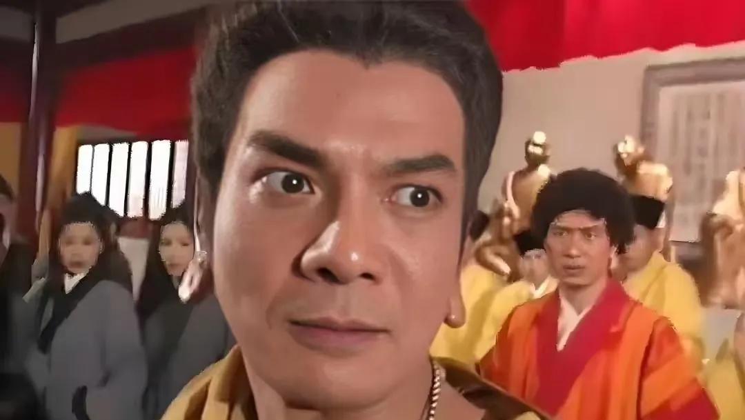 其实金庸早已看看现在的寺庙丑陋，借着天龙八部这部戏揭发。抱着情人念佛经，不负如来