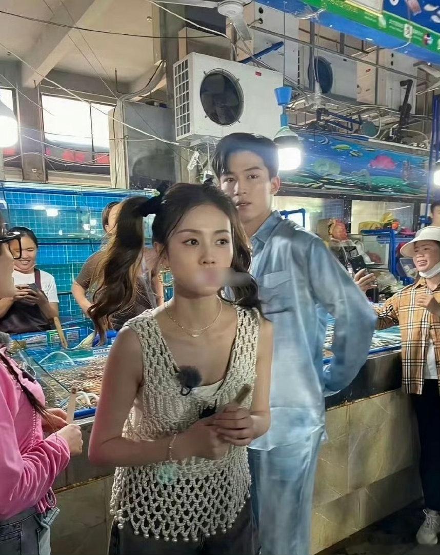 为什么那么多人说白鹿长相普通啊？生图这样还普通？