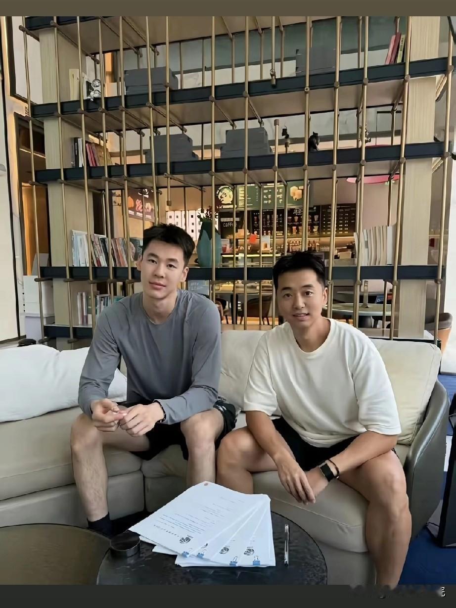 越看越气愤，CBA为什么会有这种合同出现！球迷可能都知道同曦和赵柏清的事了，
