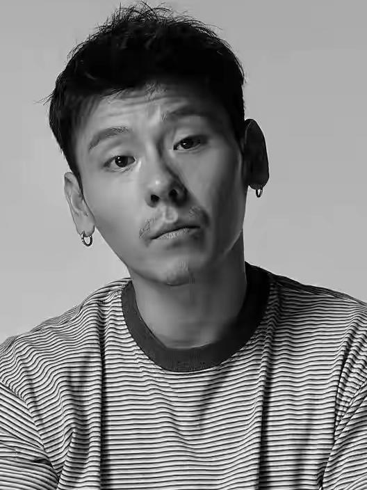 演员蒋奇明说：“你说我长得帅也好，不好看也好，性张力也好，我也不能站出来说，你别