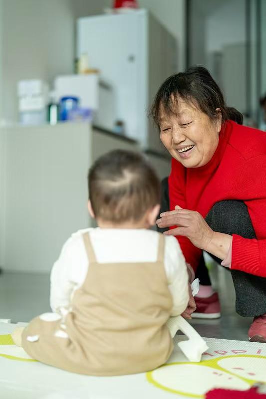 朋友劝我不要带外孙，她的说法真是让我吃惊。女儿的婆婆已经退休了，本想着女儿生