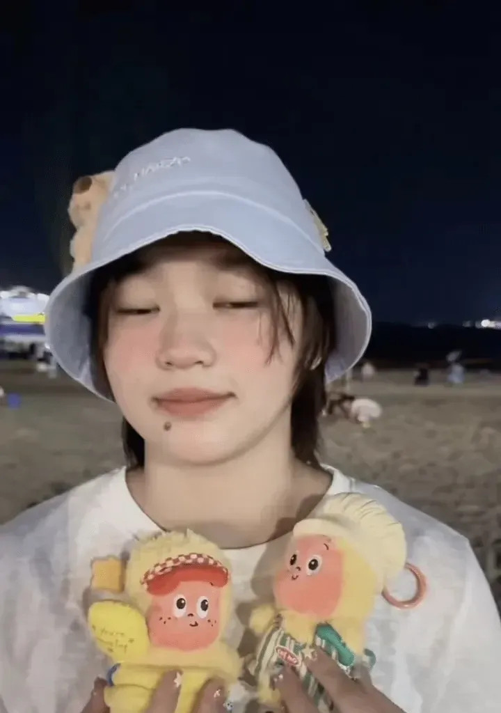 全红婵近期似乎处于休息状态，被误认为退役或因身材发福无法跳水。但实际上，她因旧伤