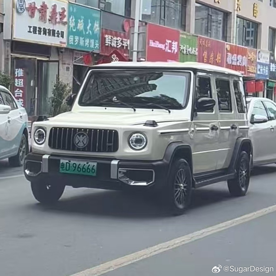 奔驰小G！要是奔驰实车出来也差不多这样的话就很好笑了