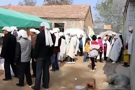 新的殡葬制度将于2026年3月30号执行，大概意思就是：一切从简，城