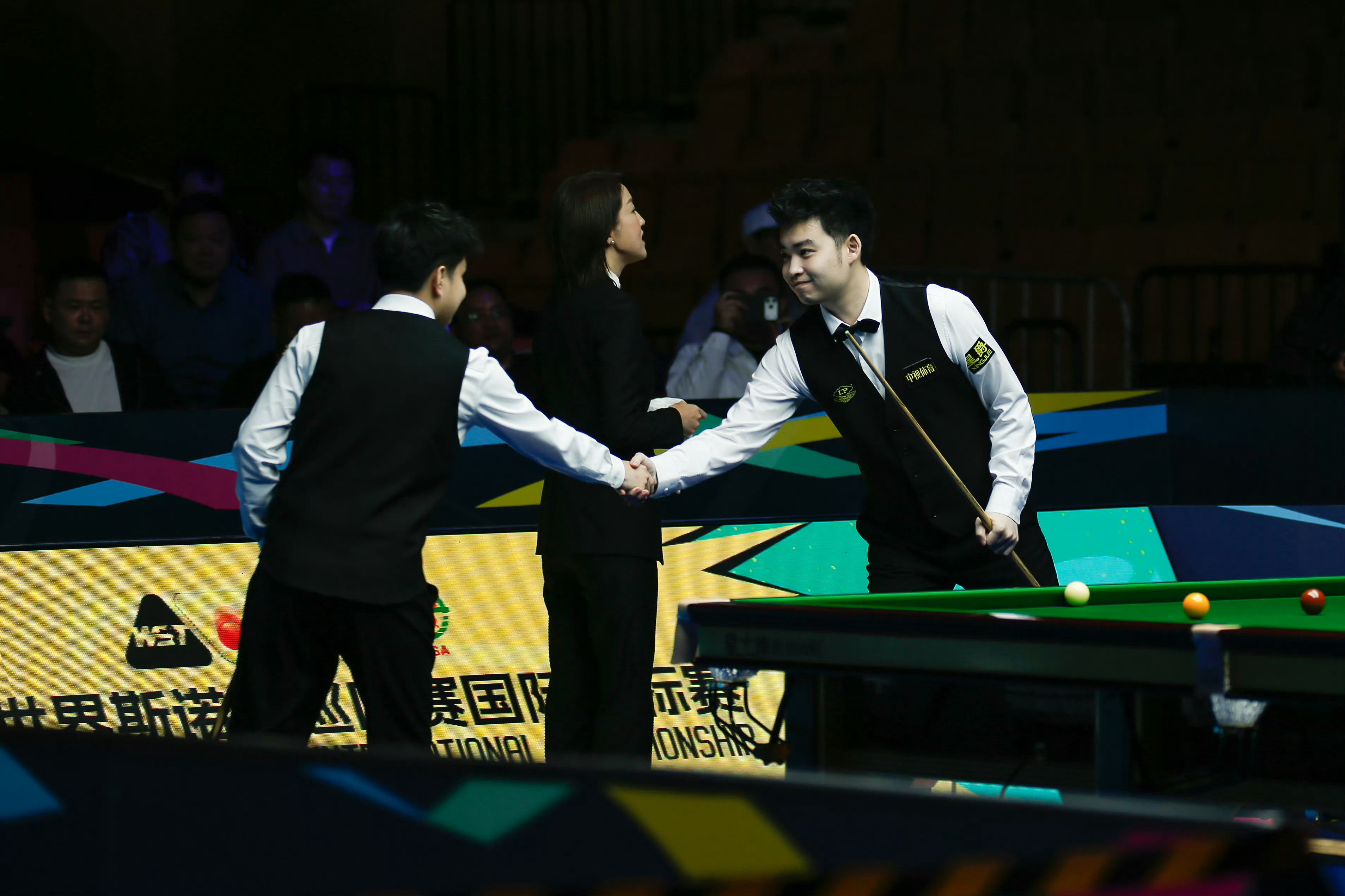 赵心童6比1斯佳辉其实之前挺期待这场的，但是上半场绿球双下后，斯佳辉就瞬间不会了