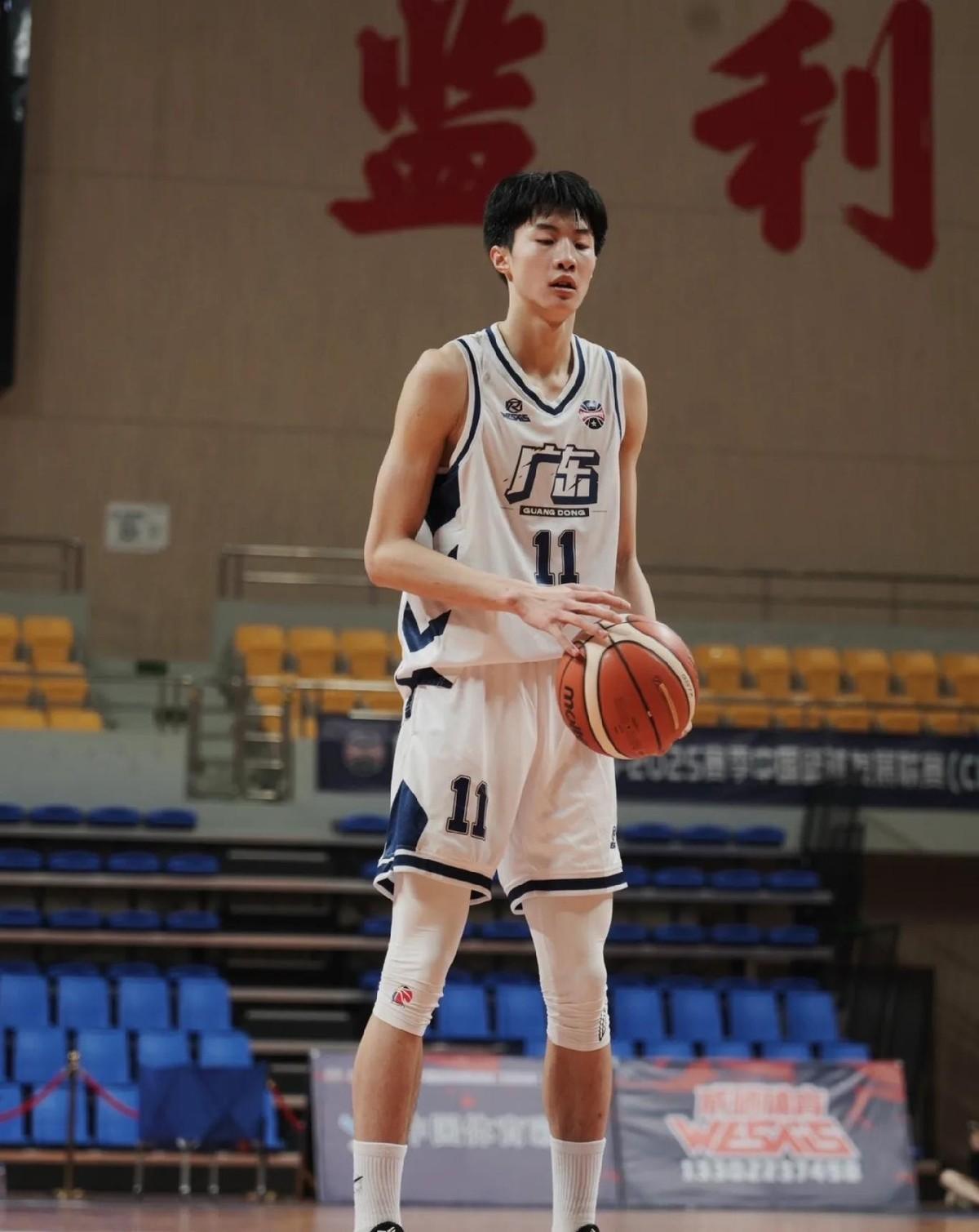 广东宏远二队就升上来一个人，别光盯着“新鲜血液”这四个字高兴，这背后其实是青训那
