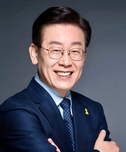 美国时代杂志记者问韩国新总统李在明，中国如果攻打台湾，韩国会不会帮忙？李在明直接