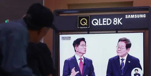 尹锡悦退党，有人欢喜有人愁？尹锡悦退党这事儿，简直像电视