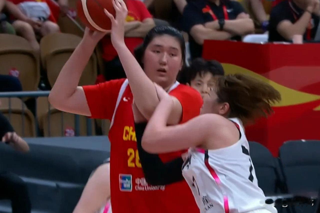 翻江倒海！张子宇身体并不软，惹急了也有脾气。西安是中国女篮的福地，今天中国