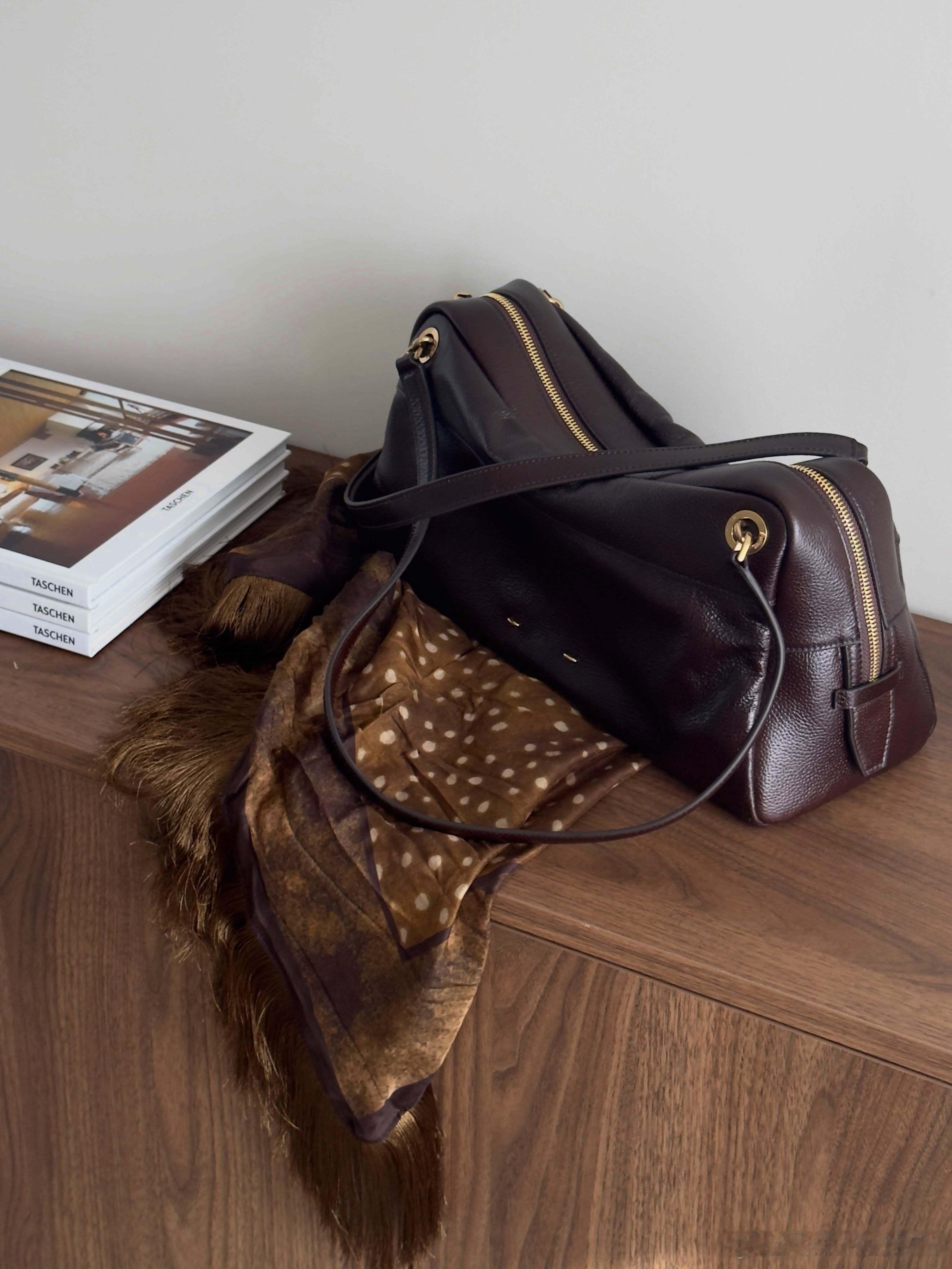 FabriqueBags｜全球热度持续升温从时装周街头的高频出镜，到WWD、