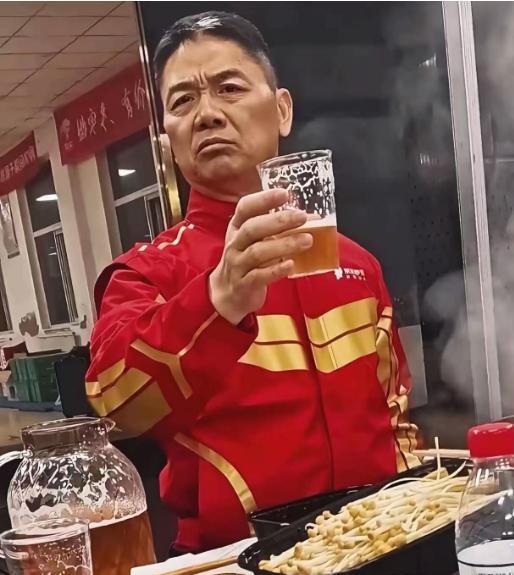 刘强东刚当上“达沃斯论坛联席主席”！结果大本营“京东”被一群宵小偷家了！近日