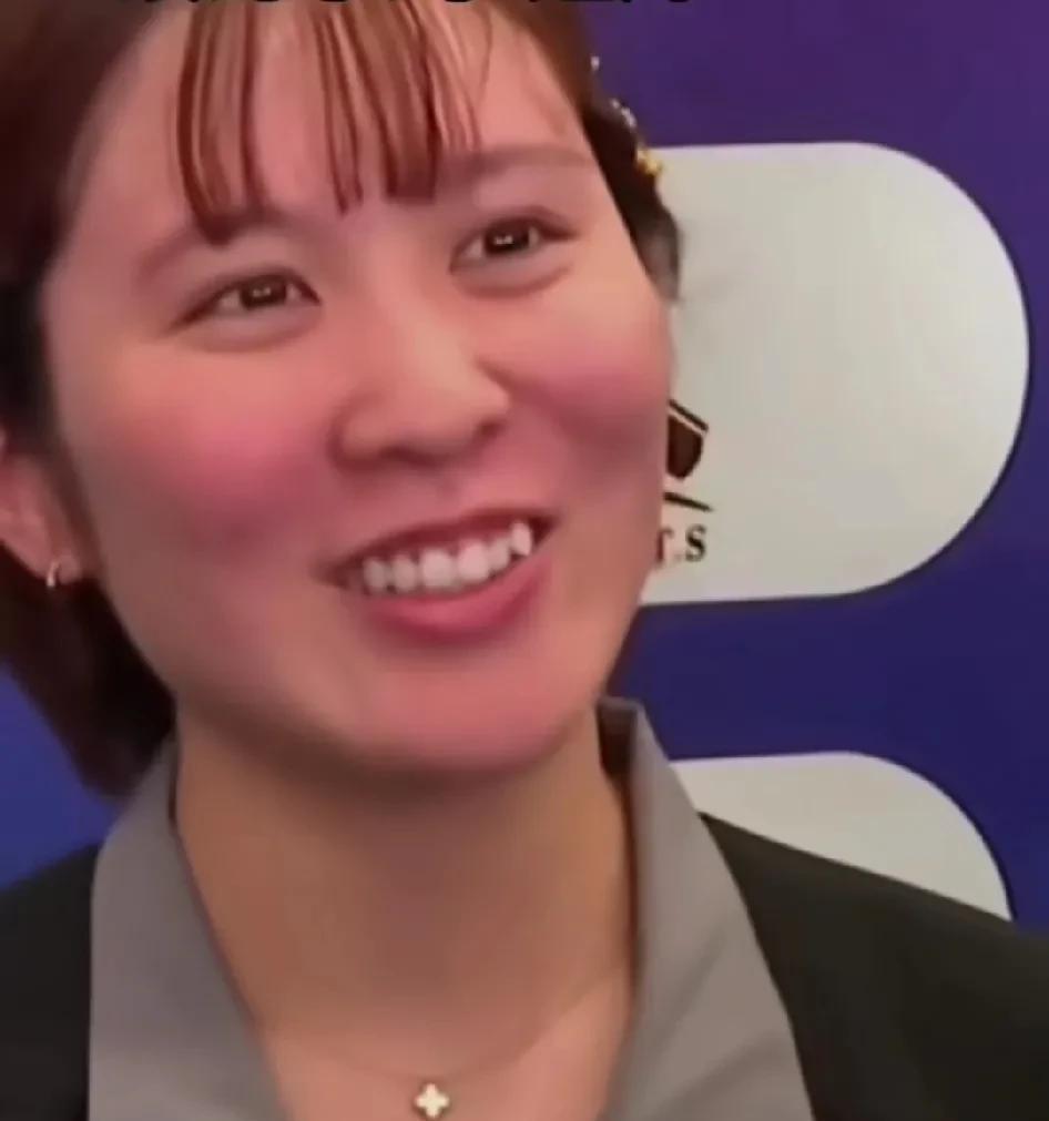 平野来到中国，尤其和莎莎、蒯曼从对手成为队友后，整个人都变的快乐开朗了。她满脸都