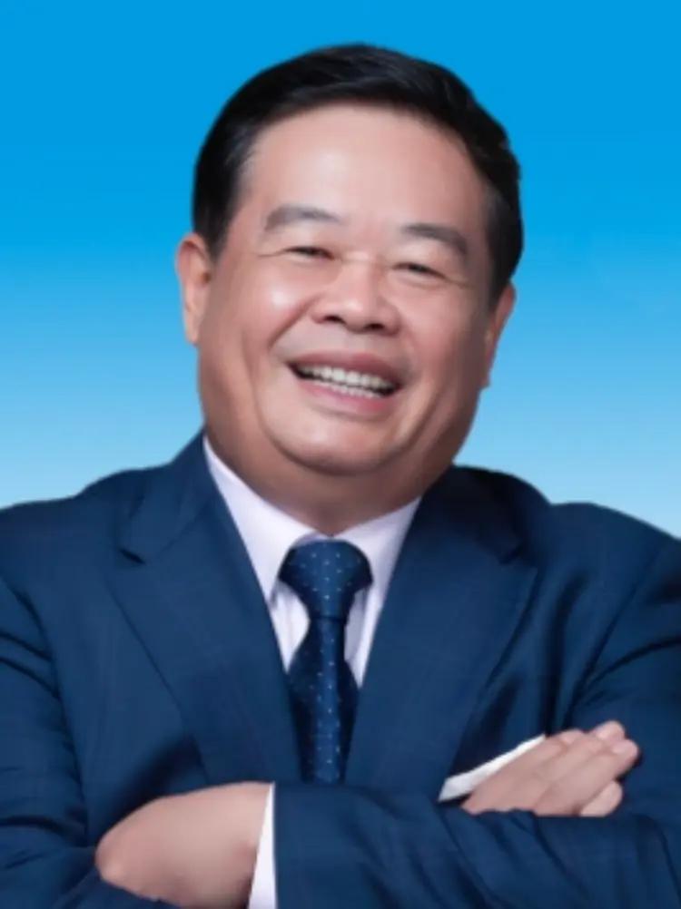 关于曹德旺——慈善家和企业家的爆款文案，突显他的创业精神与慈善情怀，具有感染力和