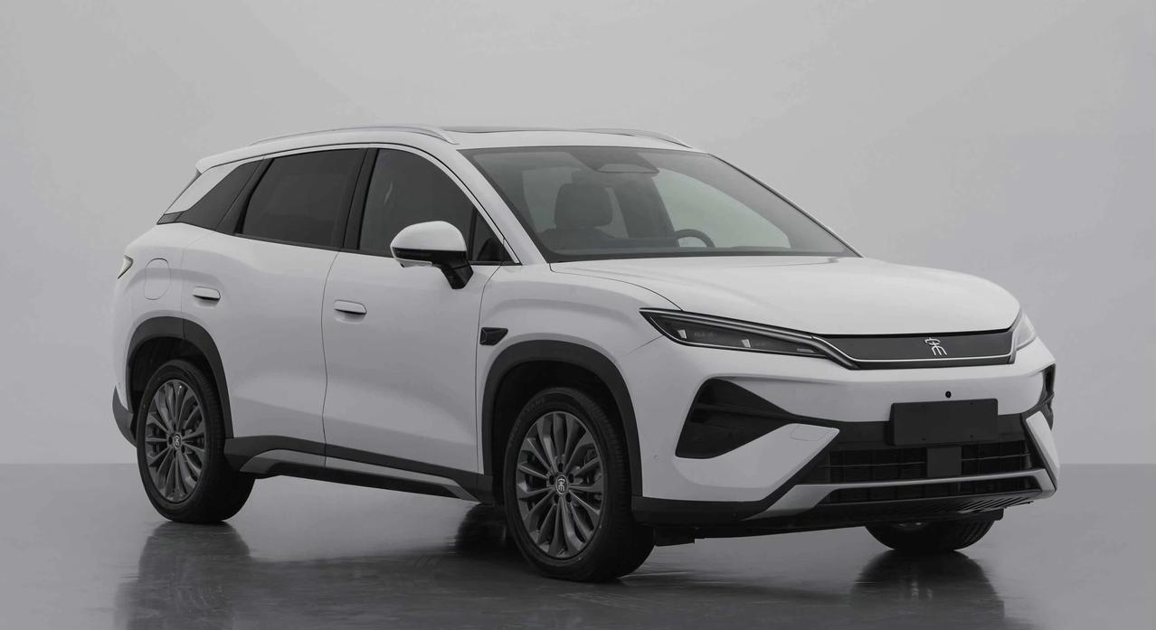 比亚迪第一款纯电B级SUV——宋UltraEV要来了，很多人把它称为大宋！这款