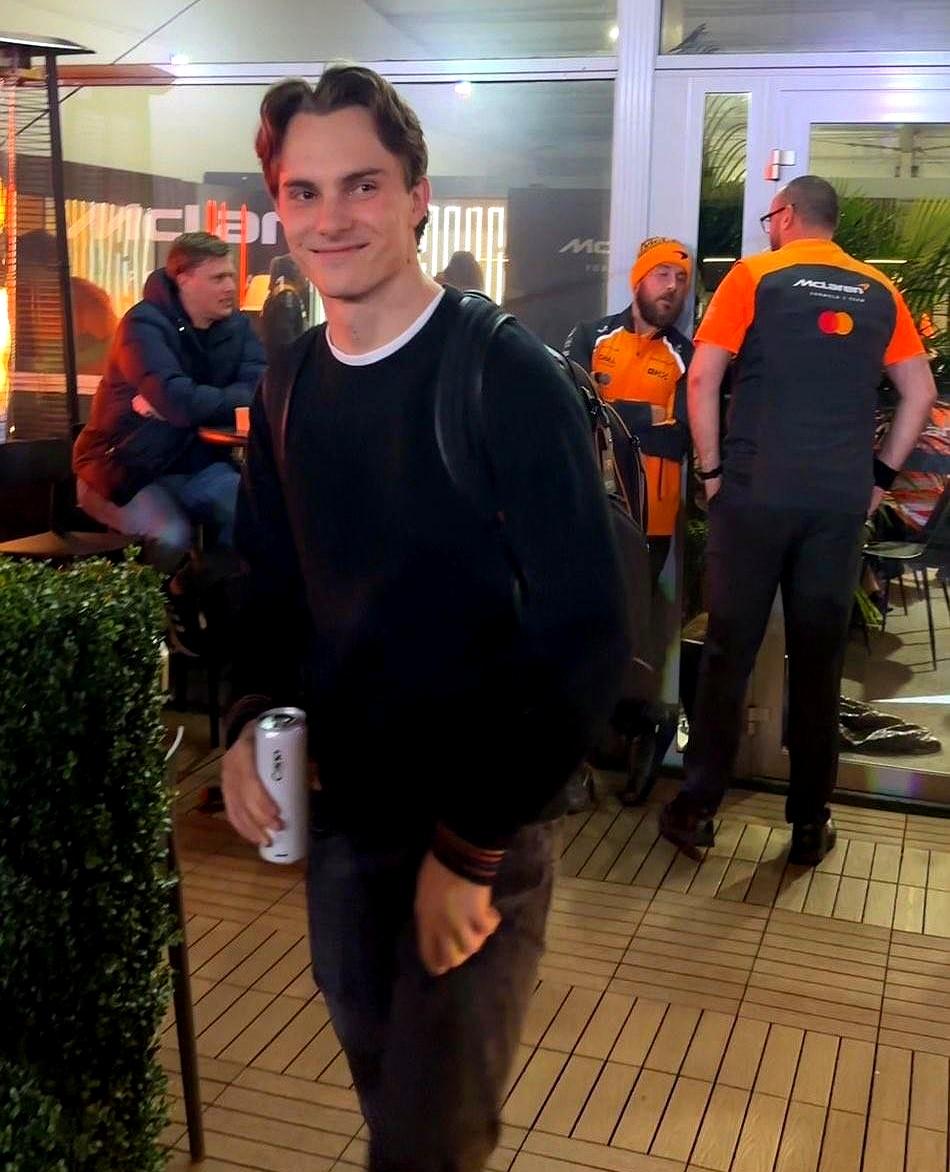 皮亚明确说了，不会帮诺里斯争冠。车队之前问过他，要不要在冠军战里辅助诺里