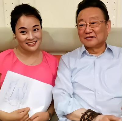 [啤酒]“我是蒋大为的情人，他欠我90万不还，有欠条为证”，2004年1月，一自