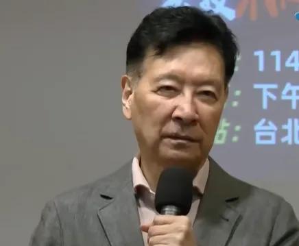 “战斗蓝”的发起人赵少康宣布在6月21日，针对民进党组织“反恶罢”团结大会活动，