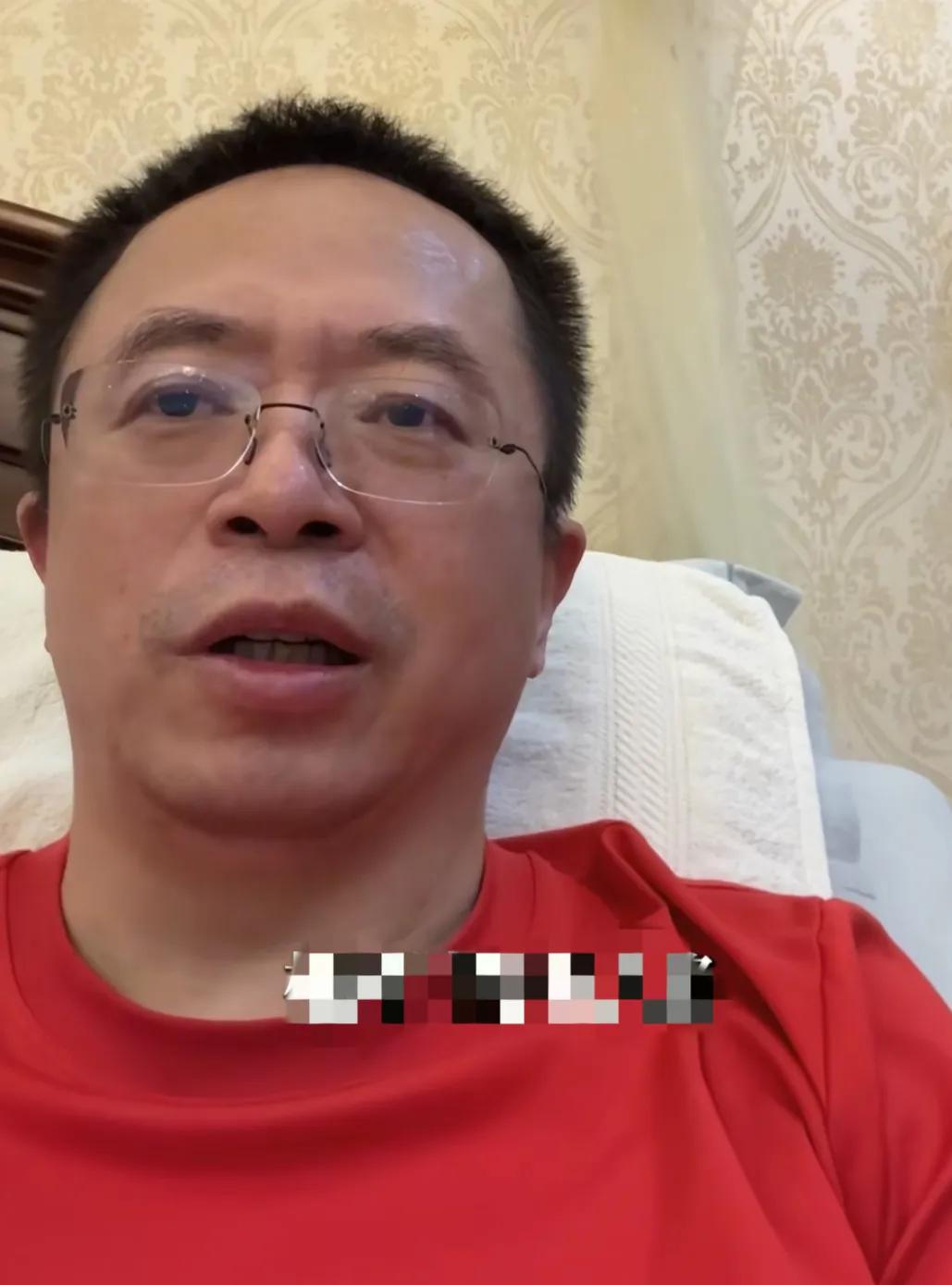周鸿祎说不要小瞧地摊经济，这两年大环境不好，消费级别也就降下来了，地摊经济也是挺