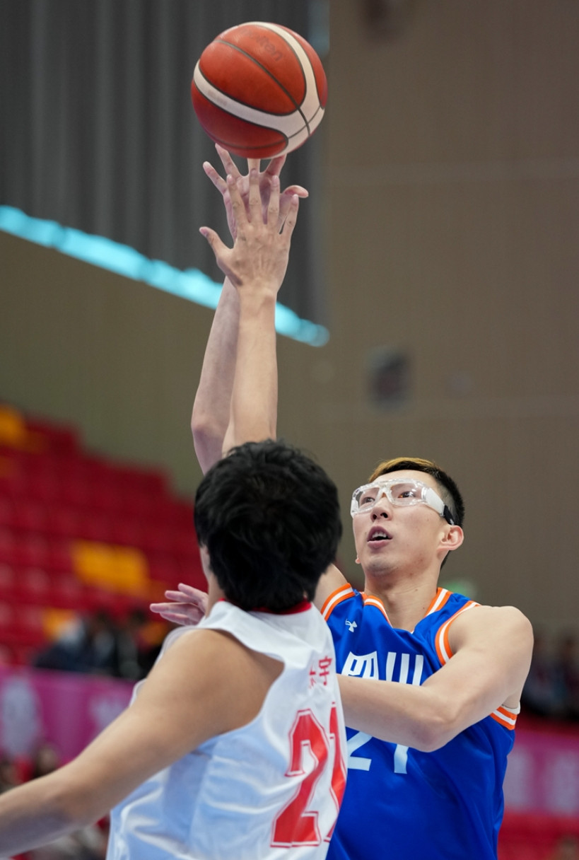 全运会男篮谁能夺冠，真还不好说。四川男篮基本上是以CBA总冠军浙江广厦主教练，王