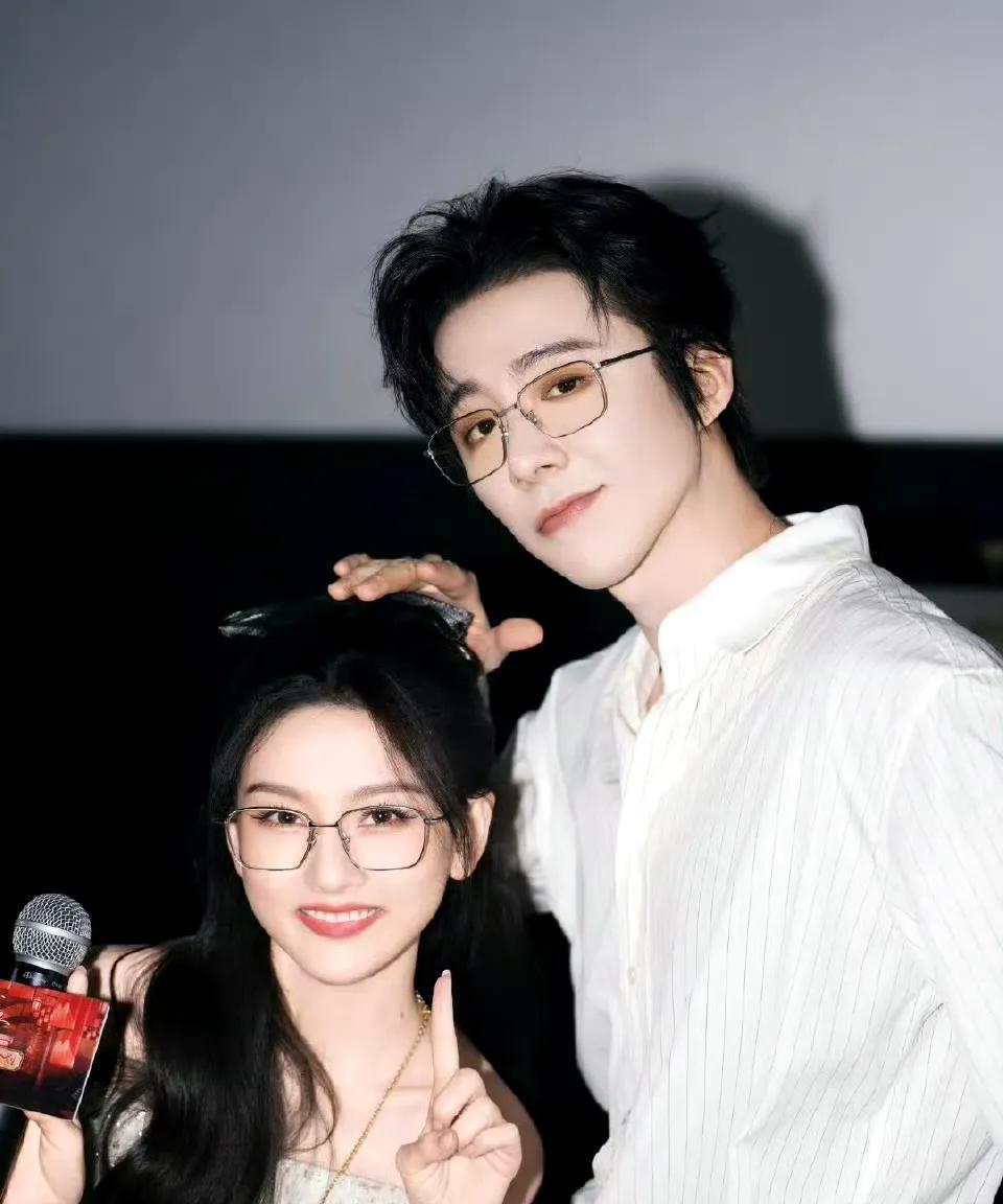 看来张靓颖给了他们很大的启发，