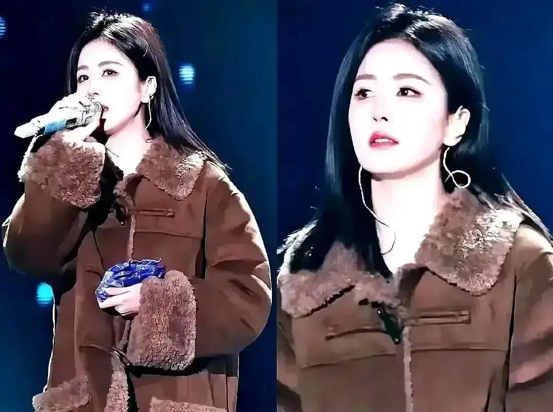 4.8万大衣12小时卖空白鹿穿上身那一刻，黄牛直接加价一万。五万八也有人抢