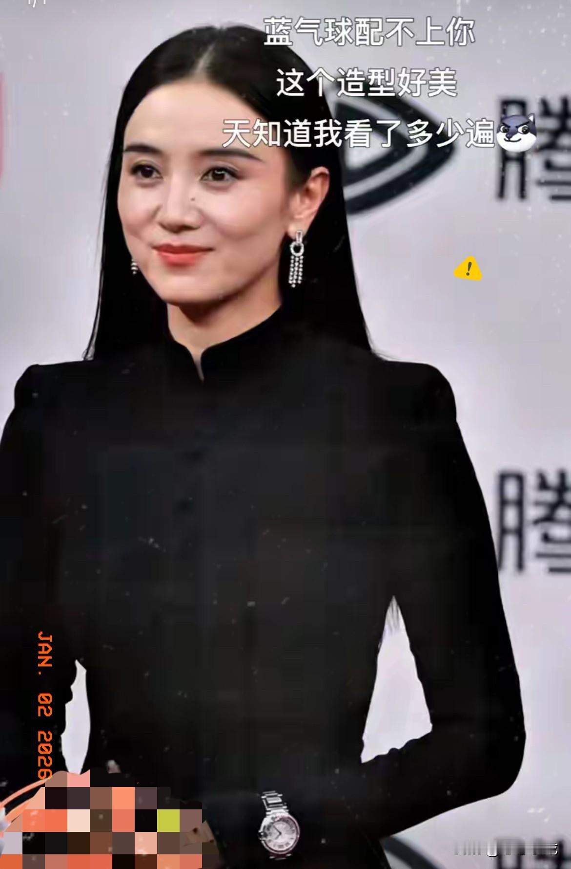 难怪演技平平、长相普通，却能拿奖拿到手软，说到底不过是背后资本全力堆砌的结果