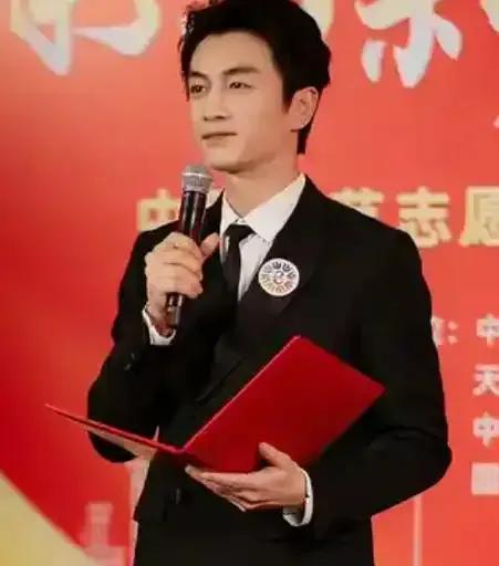 陈晓回合肥教艺考？娱乐圈都看懵了！陈晓这是怎么了？一觉醒来，他居然回合肥老家