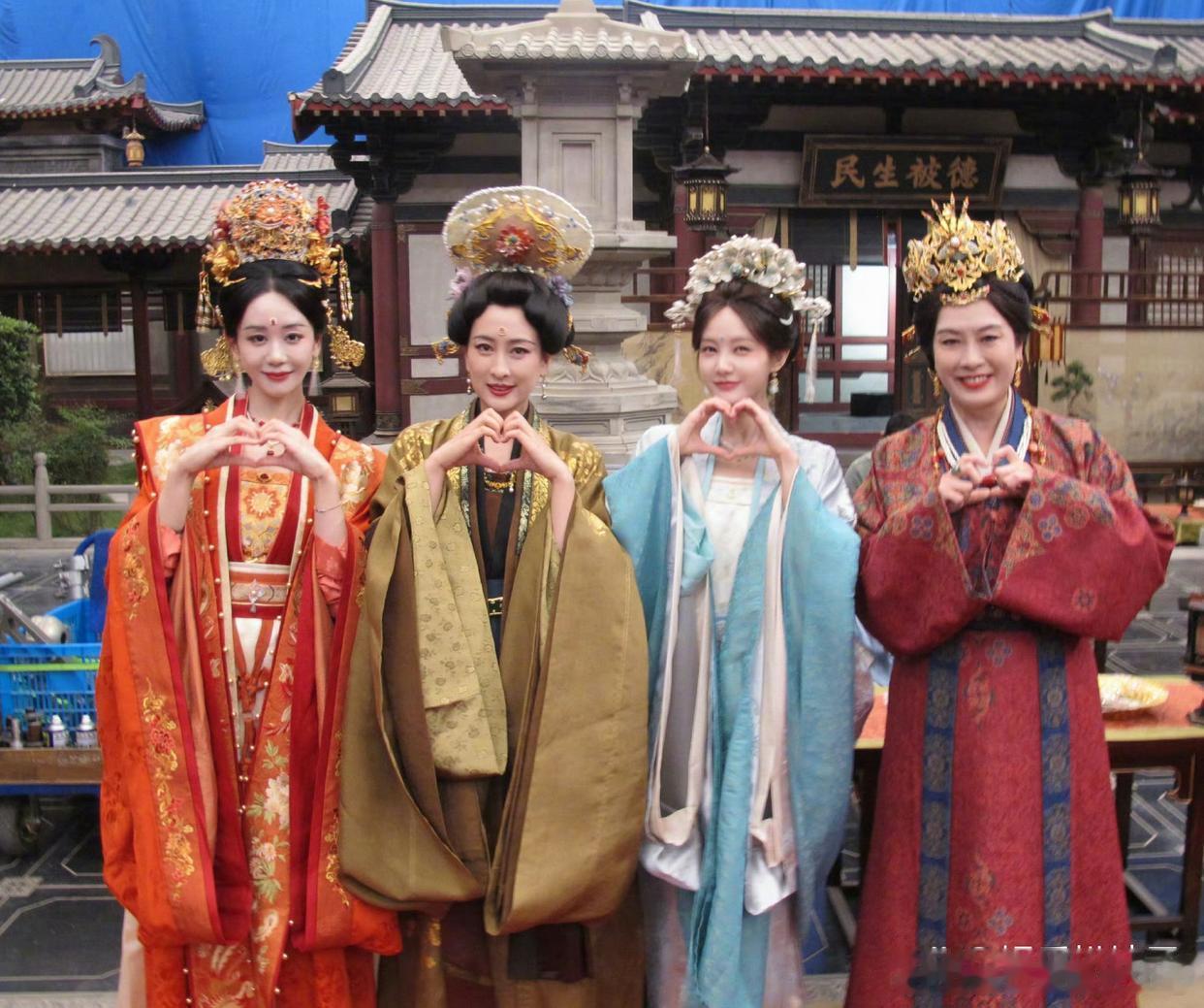 1.李一桐已经预定了27年的《浪姐》，她这个月就会去长沙和导演组详谈，她等这个机