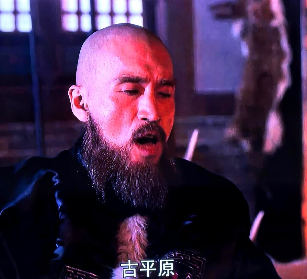 《大生意人》里，虽然才演两集，可是徐管带这个角色却他把人追到山崖下，一心只想