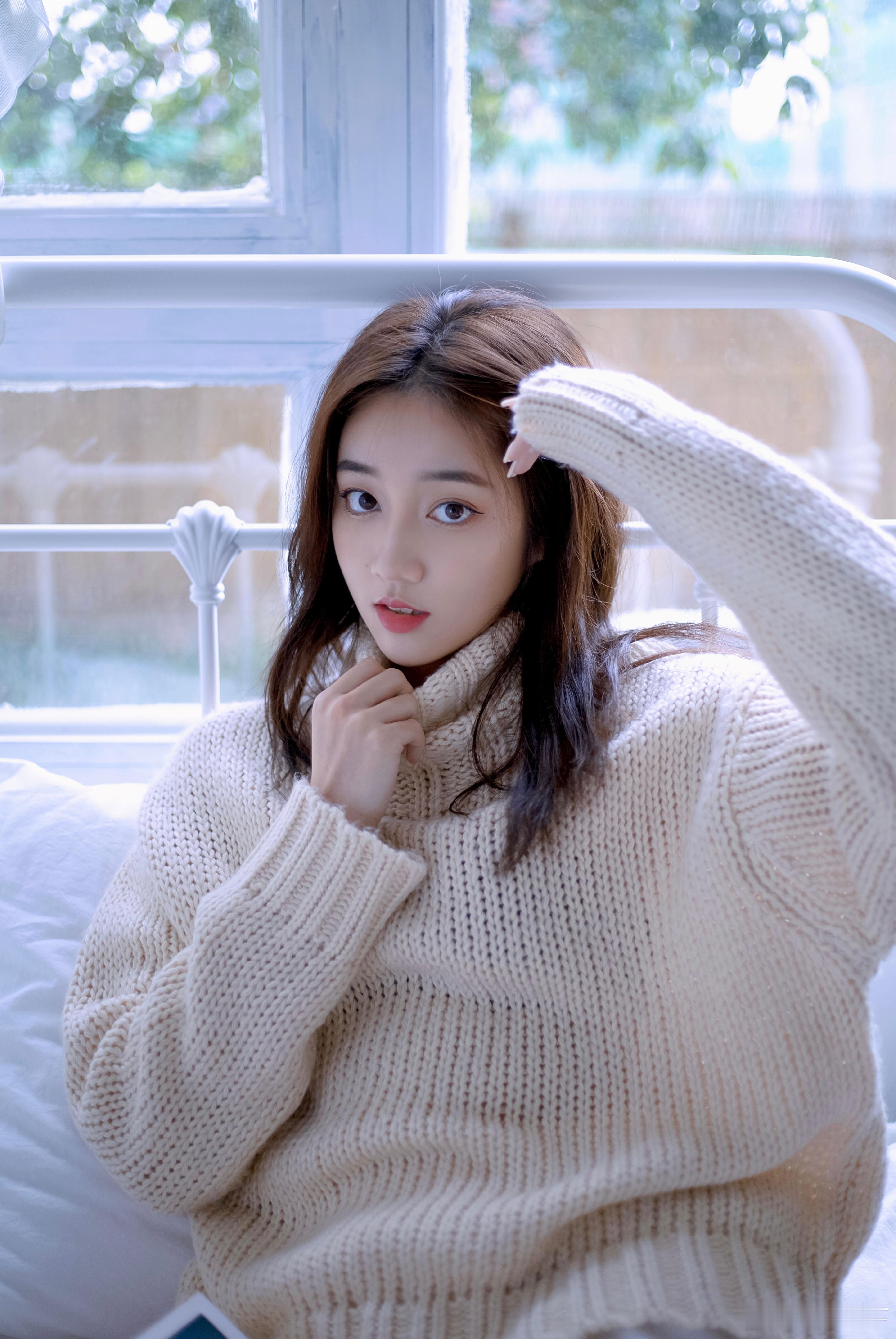 演员石欣桐写真