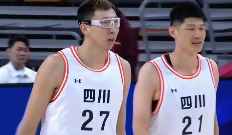 从四川男篮战胜上海队看，我们中国男篮最出色两内线，胡金秋和周琦，遇到强力防守，胡