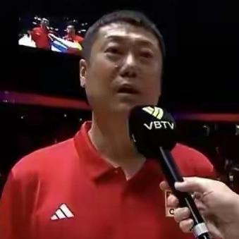 中国女排主教练赵勇接受采访时说道：这场比赛我们打得比较困难，因为在前不久的亚锦赛