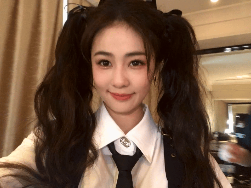 白鹿双马尾错位图想到了白鹿这期跑男，可可爱爱双马尾🙌​​​