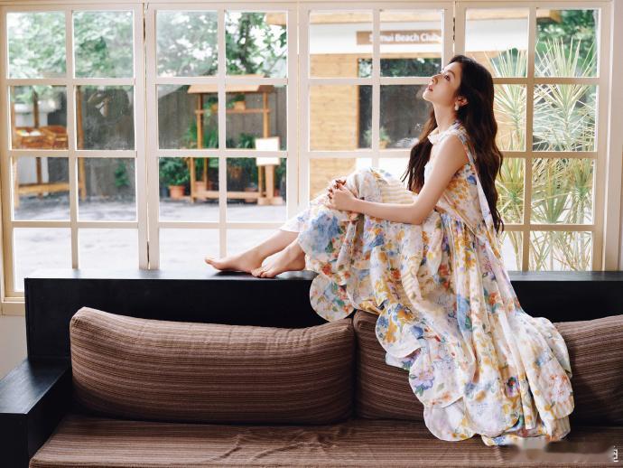 李兰迪广州活动李兰迪广州活动线下现身的李兰迪美貌在线！生图质感绝佳，温柔灵动