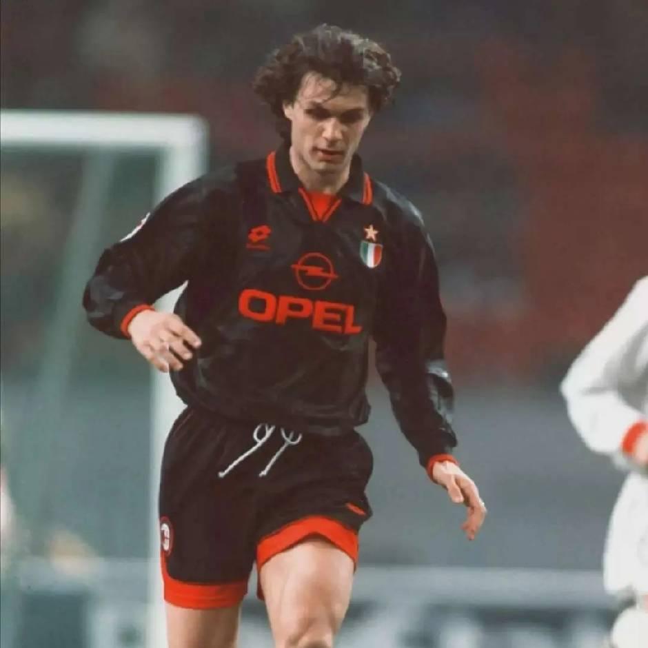 为什么大部分球迷都认为米兰历史第一球星是他？马尔蒂尼对于米兰太重要了，他的职