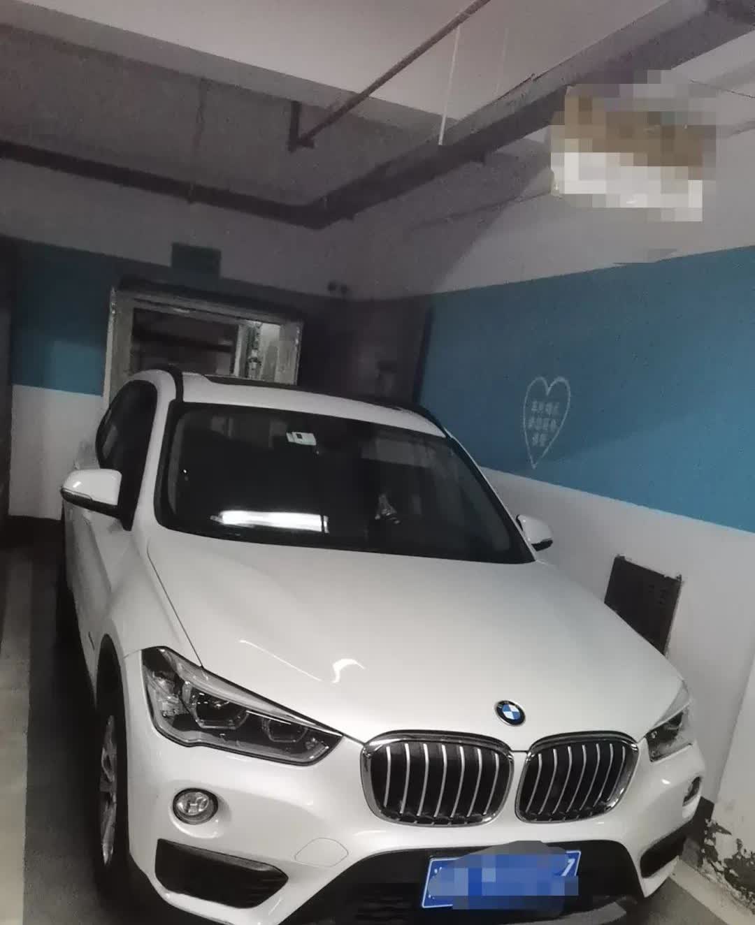 最近在BBA的小型SUV圈里疯狂横跳，最终被宝马X1拿捏得死死的！