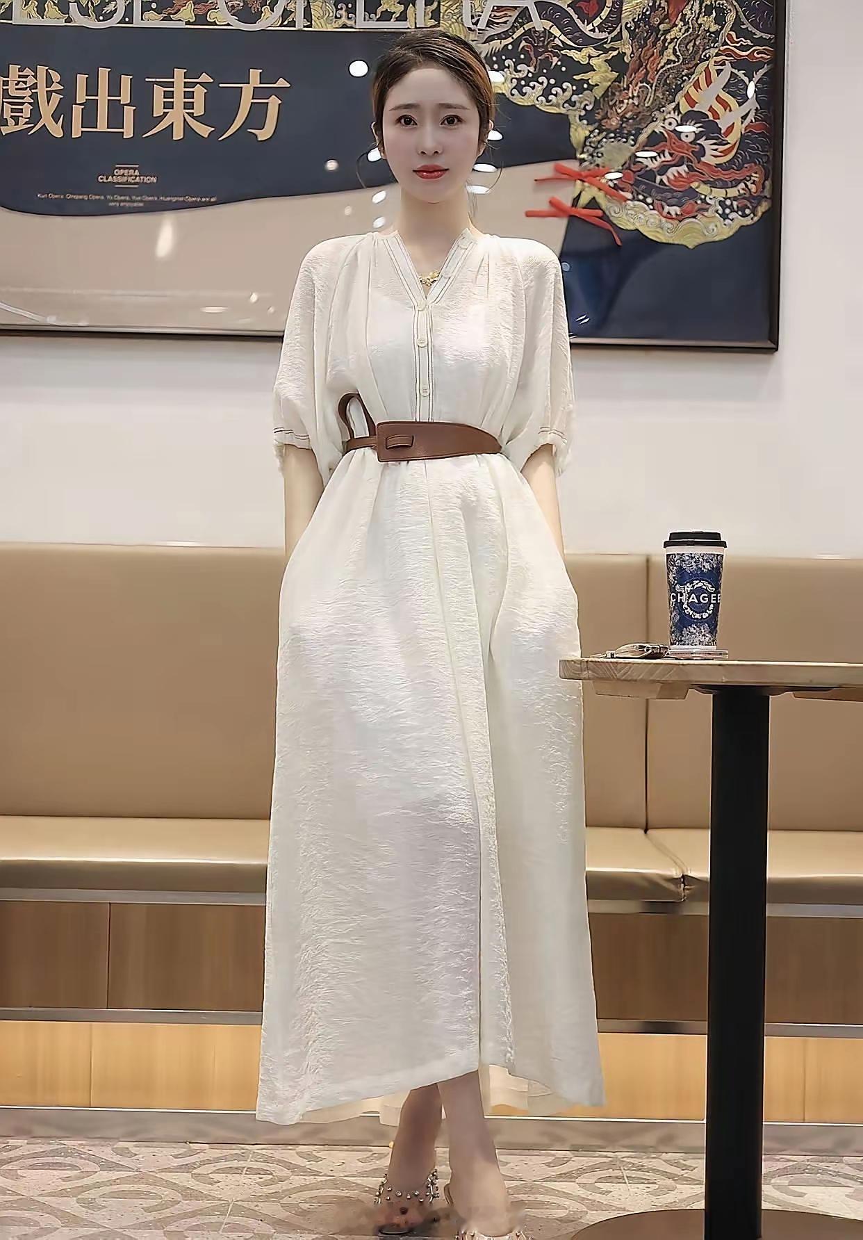 这膝‏盖看着就疼，全是伤，真不知道你⁠‎吃了多﻿‏﻿少苦！