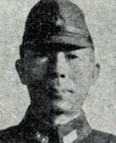 1894年，浙江普陀山法雨寺，一个年轻僧人盘腿坐在禅房里，满头大汗，坐立不安。这