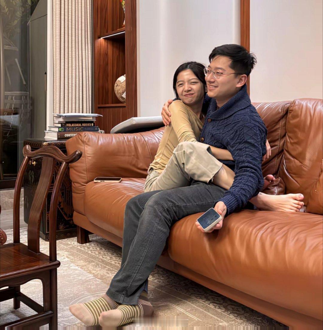 看到这两张图，我突然看到了结婚的好处。