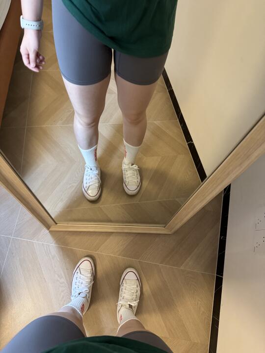 撸铁日常 瑜伽裤 撸铁女孩 健身穿搭 见人不如健身 健身女孩 健身 撸...