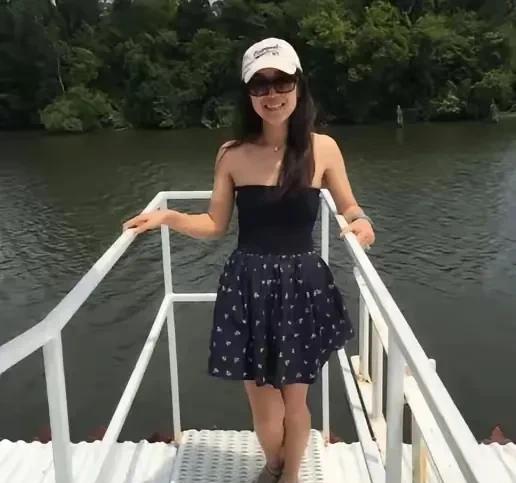 美国媒体报道称，富国银行高管毛晨月进入中国之后被拒绝离境！前几日，一对中国工程
