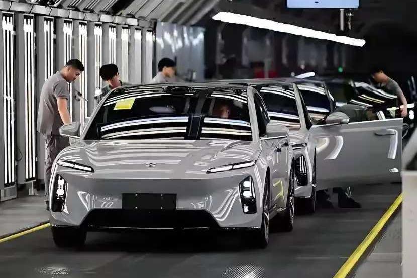 全球70%电动车产自中国！欧美车企集体慌了：三年从看不上到追不上法国惊呆、