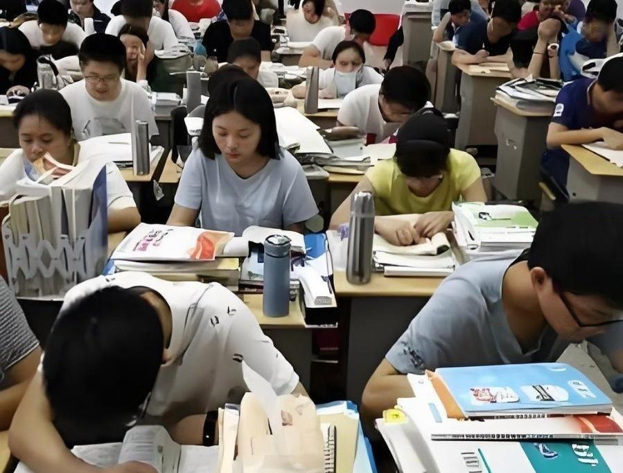 数学还可以，物理却很差说明什么？1、说明数学成绩好，物理不一定好；但物理成绩好