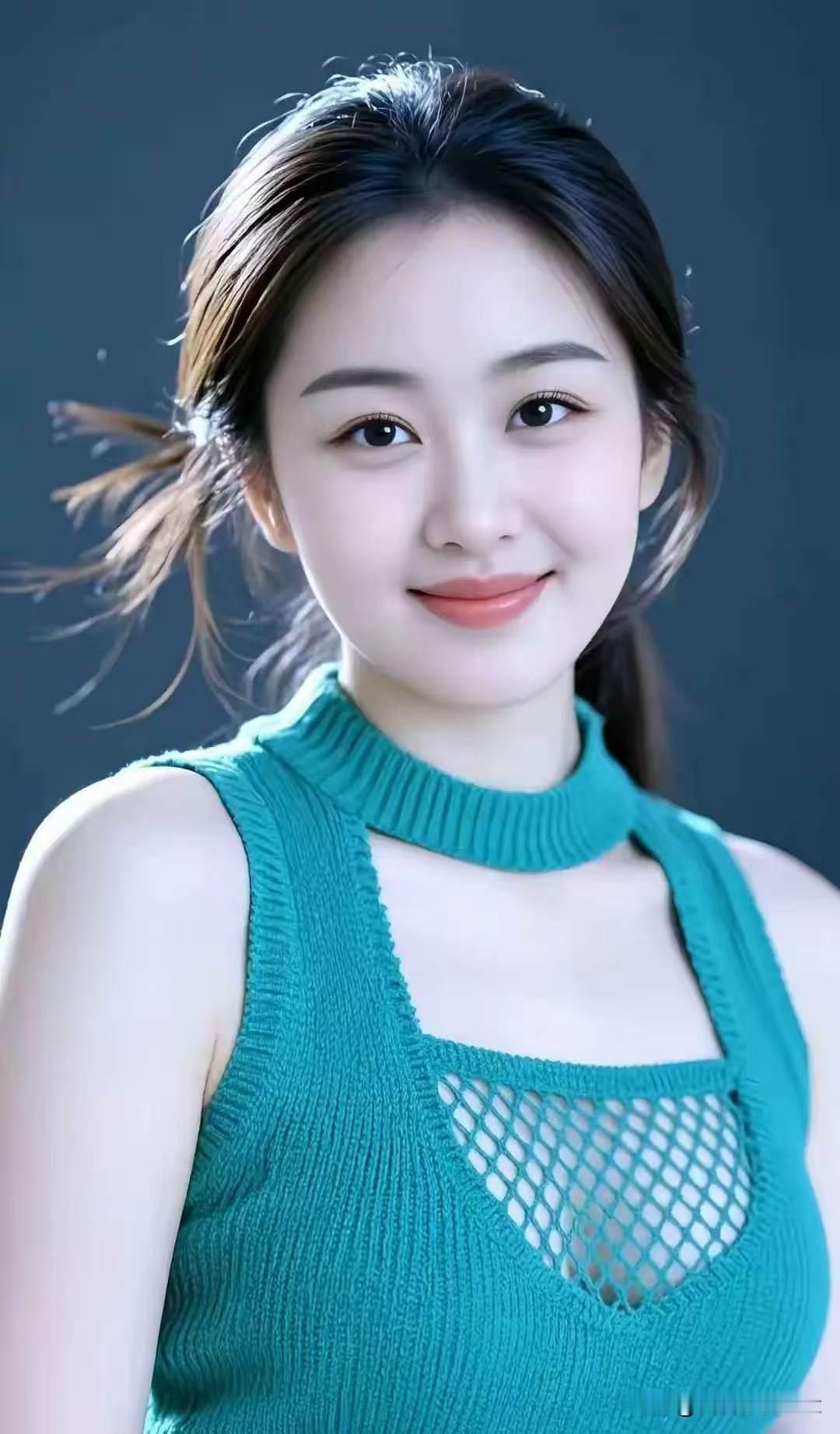 西江月·青影鬓畔风丝轻舞，眸中星子微扬。青衫裁得日光长，笑靥融成软浪。