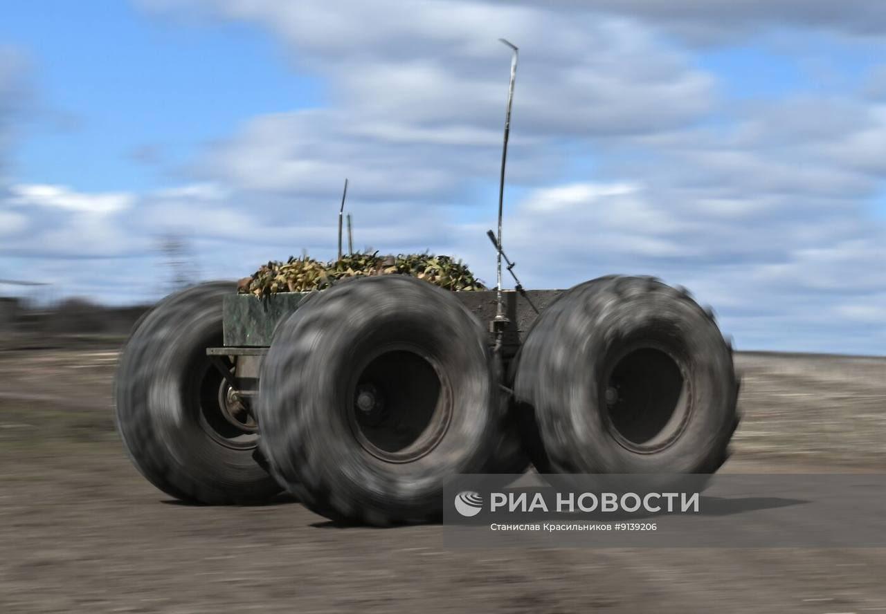 NRTK“切尔诺克”坦克正在哈尔科夫方向的第4坦克师第12坦克团突击部队服役。