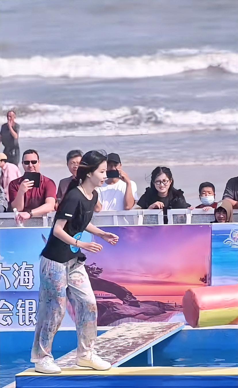 这不比什么瑜伽裤，超短裙，比基尼啥的好看吗？这才是我们应该追求的美。