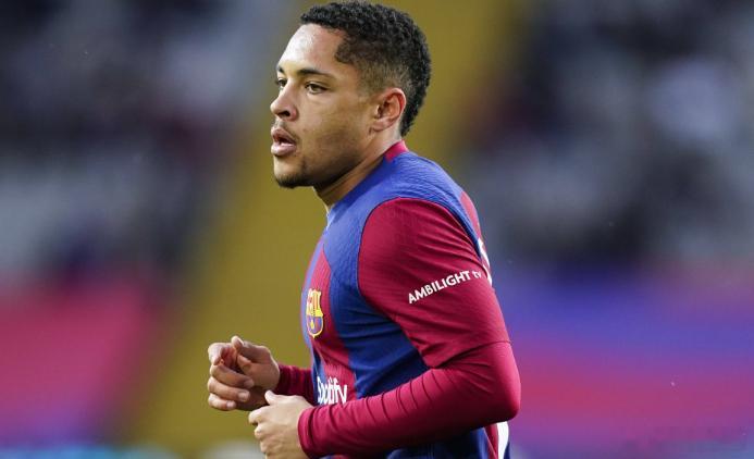 巴萨体育总监德科接受采访时，谈到了罗克的话题。2024年1月罗克带着巨大的期望加