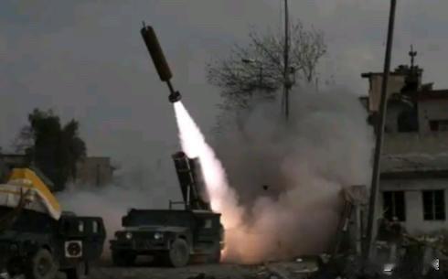 这次的鱼有点大！真主党向黎巴嫩南部的海亚姆监狱附近的以军集结点，发射了一枚火箭弹